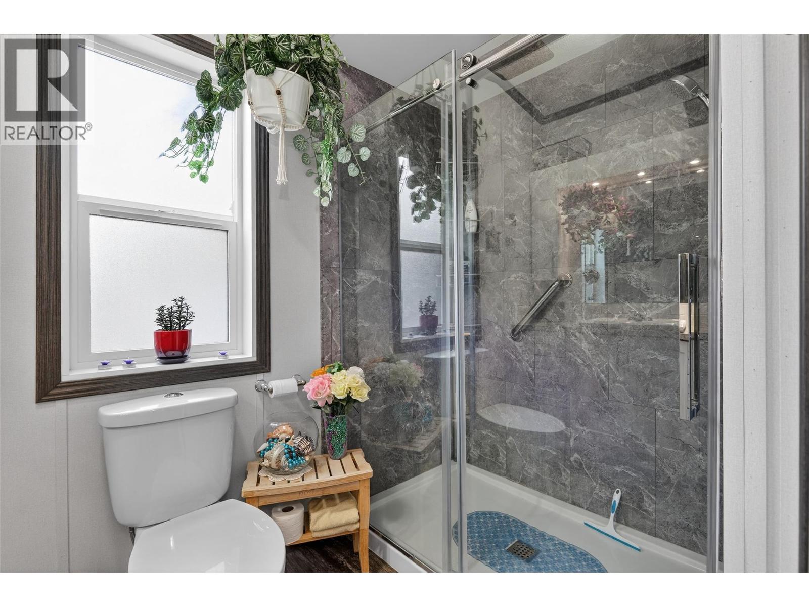 11 5235 Shaw Road, Salmon Arm