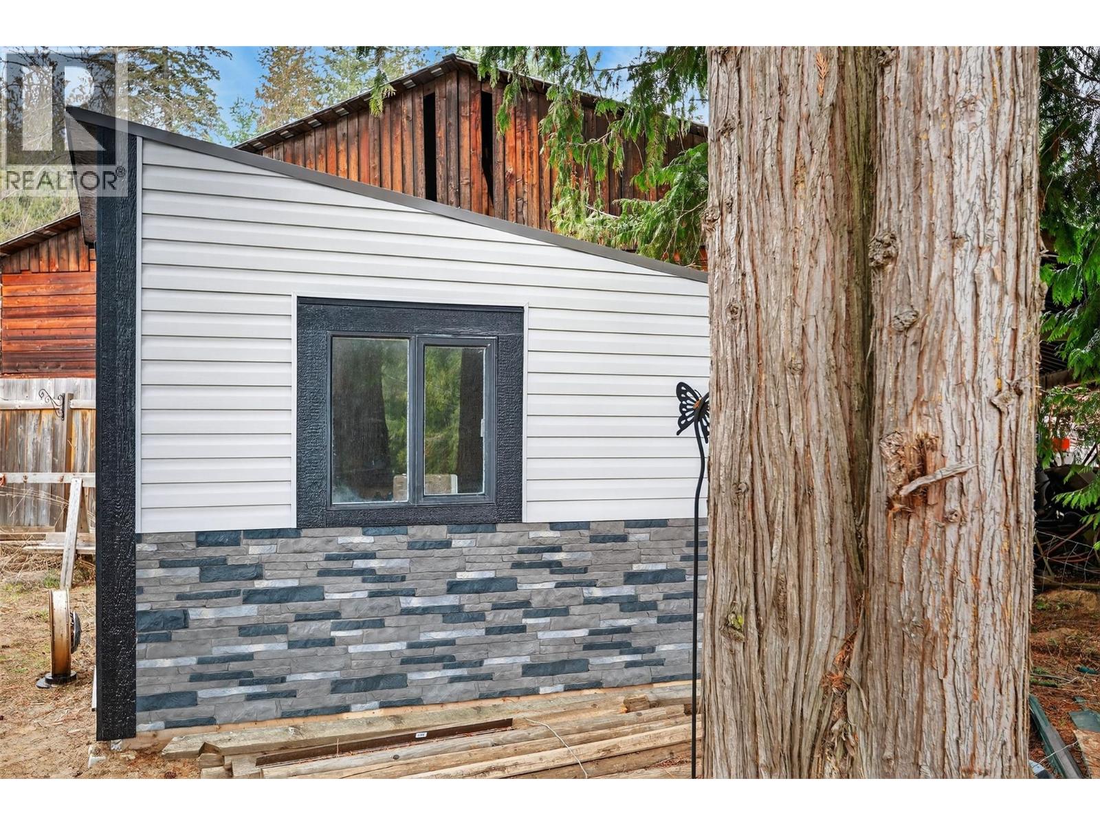 11 5235 Shaw Road, Salmon Arm