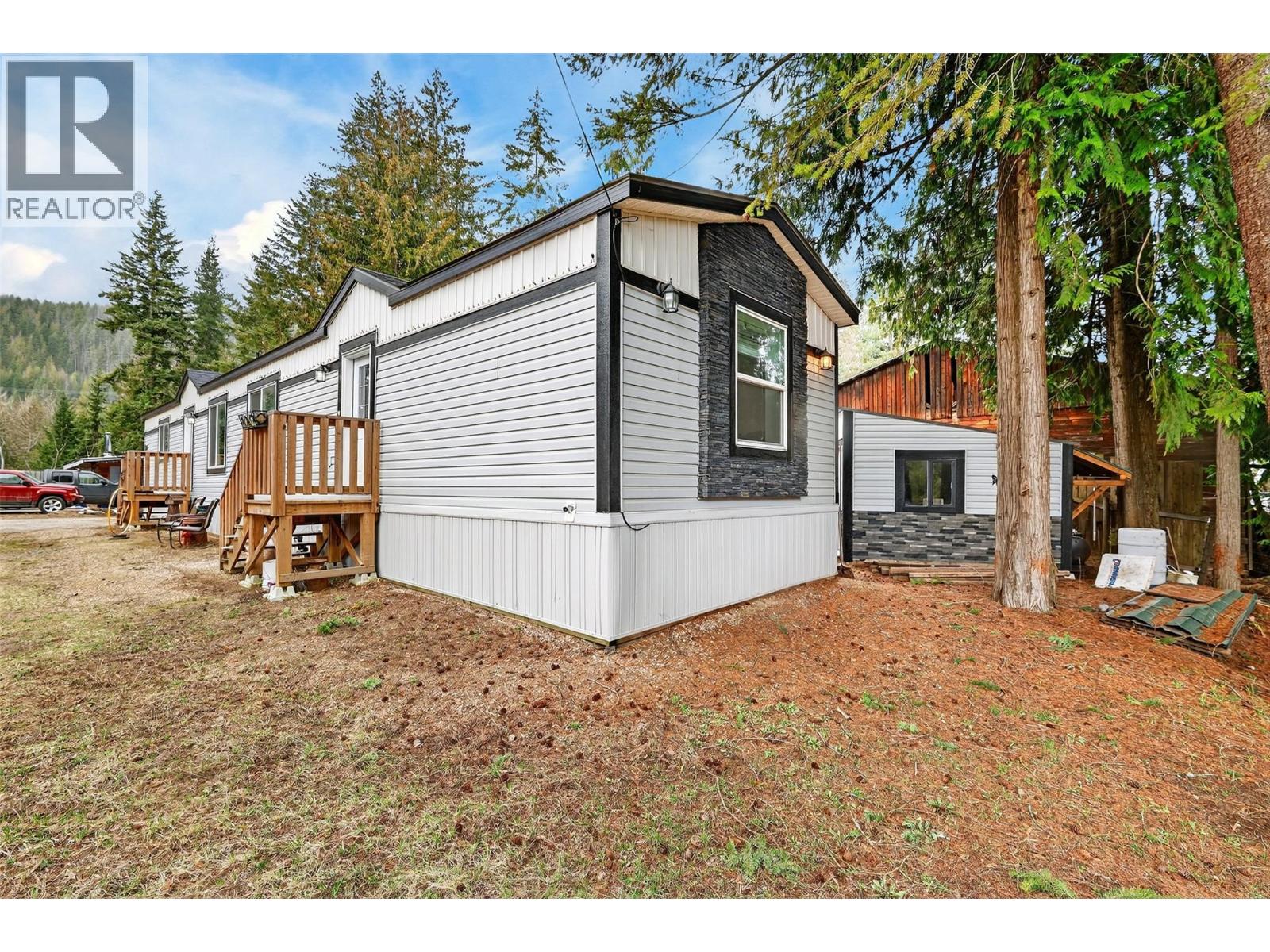 11 5235 Shaw Road, Salmon Arm