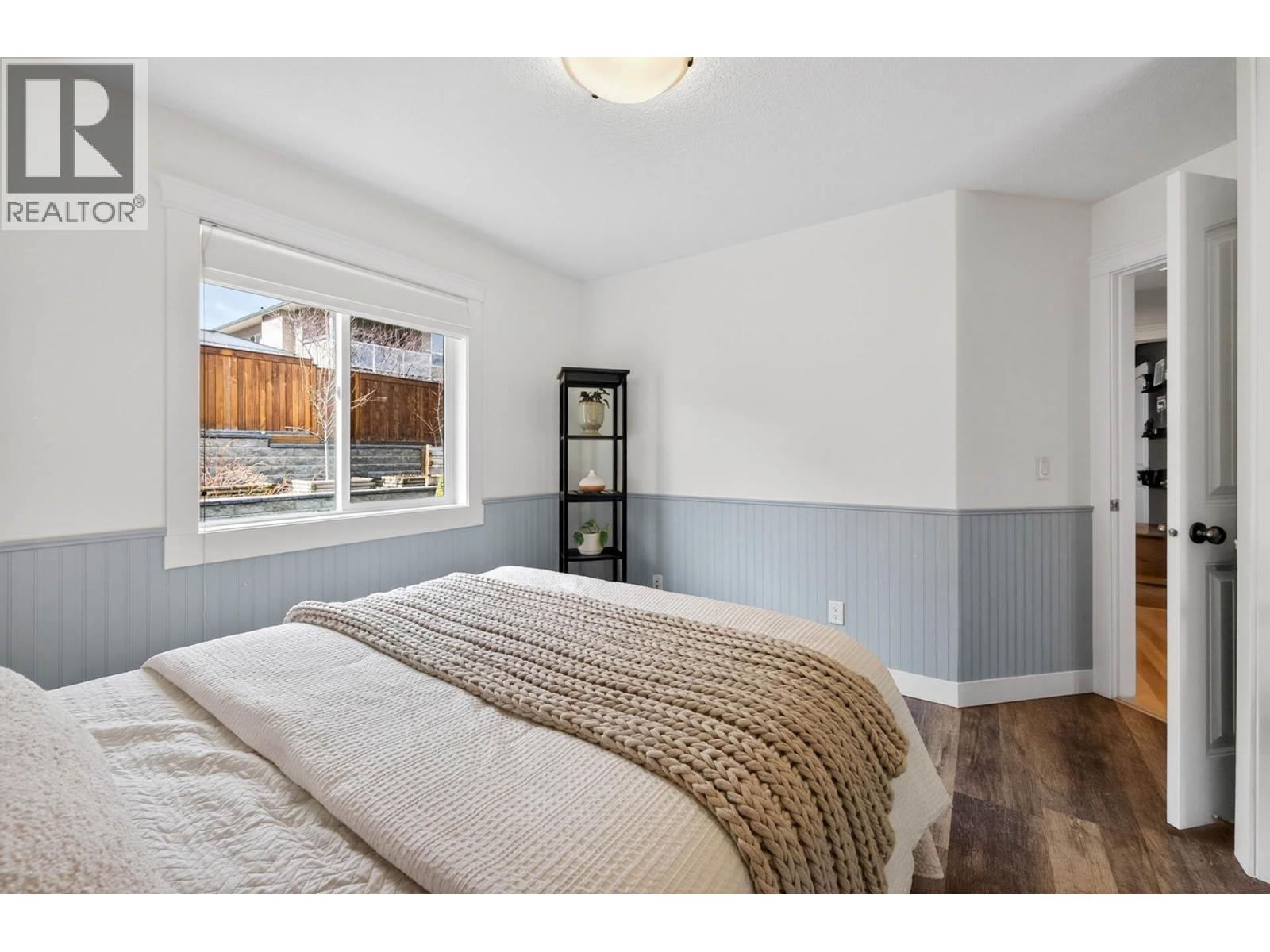 2633 TELFORD DRIVE - 32