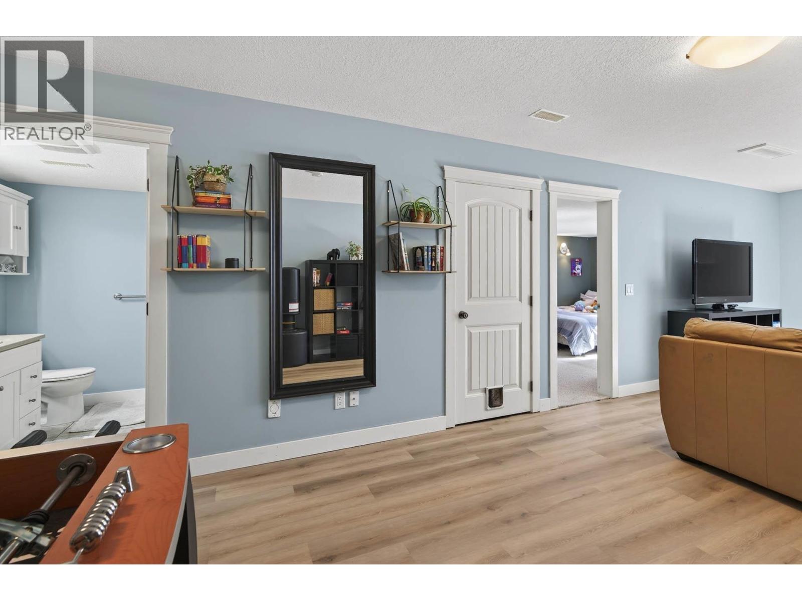 2633 TELFORD DRIVE - 44