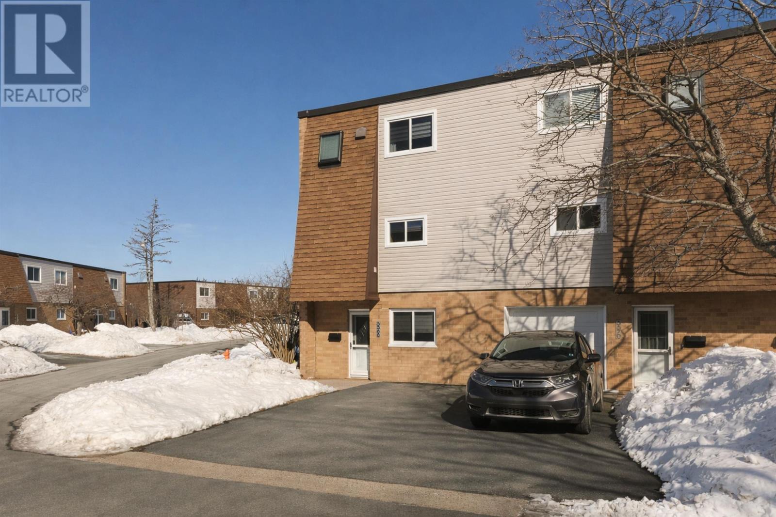 Property 3 of 33 of 5568 Carriageway Crescent