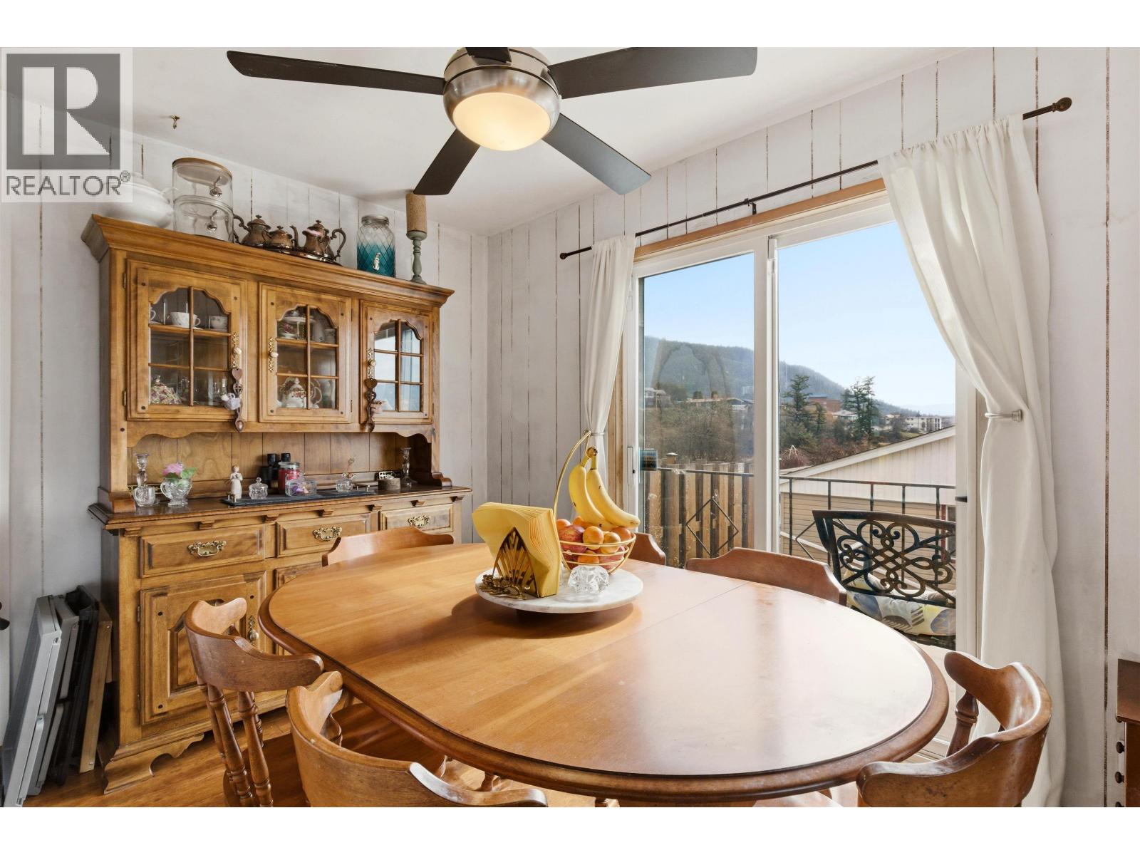 496 N SIXTH AVENUE - 15