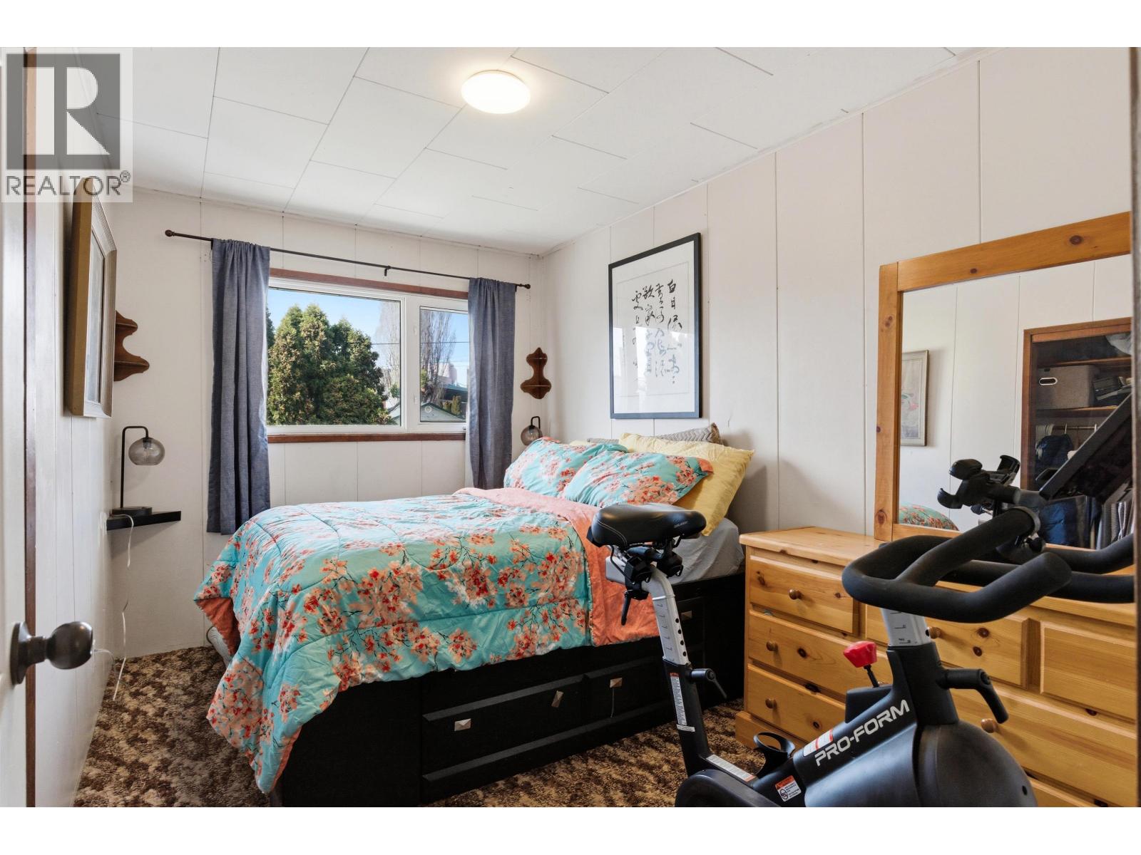 496 N SIXTH AVENUE - 16