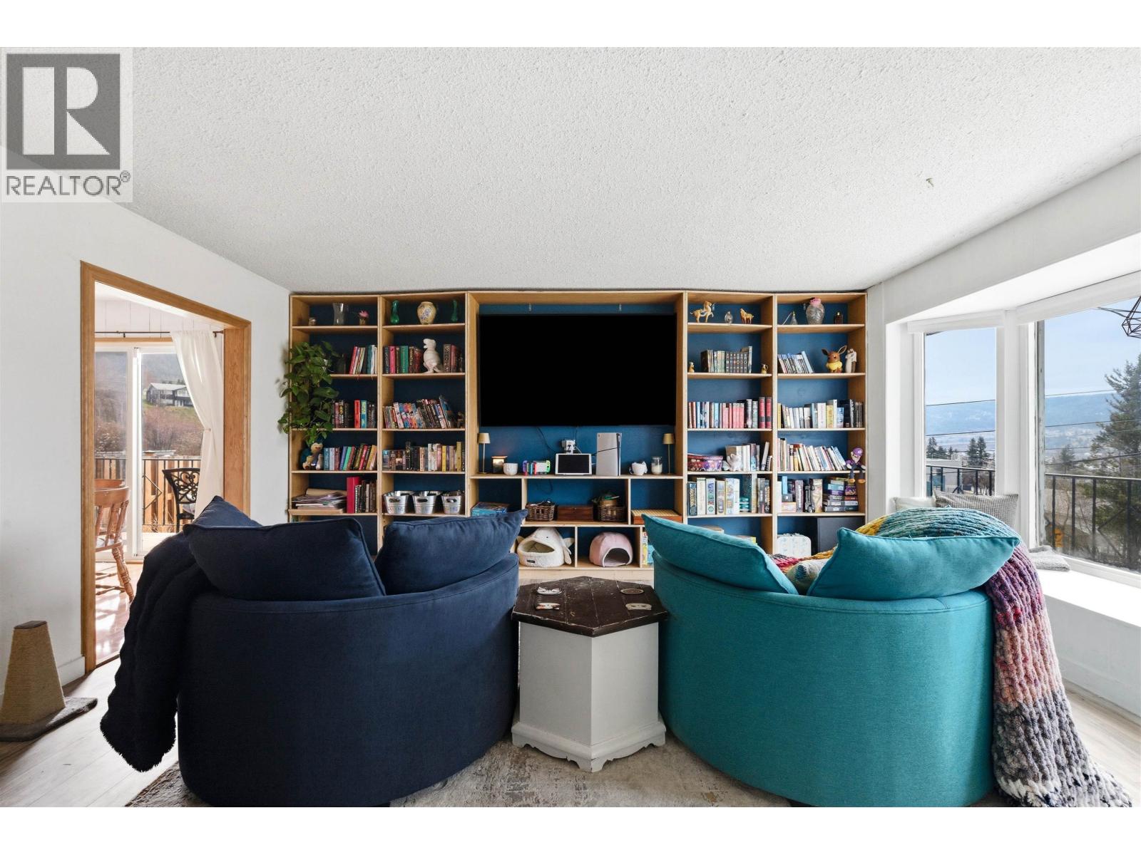 496 N SIXTH AVENUE - 8