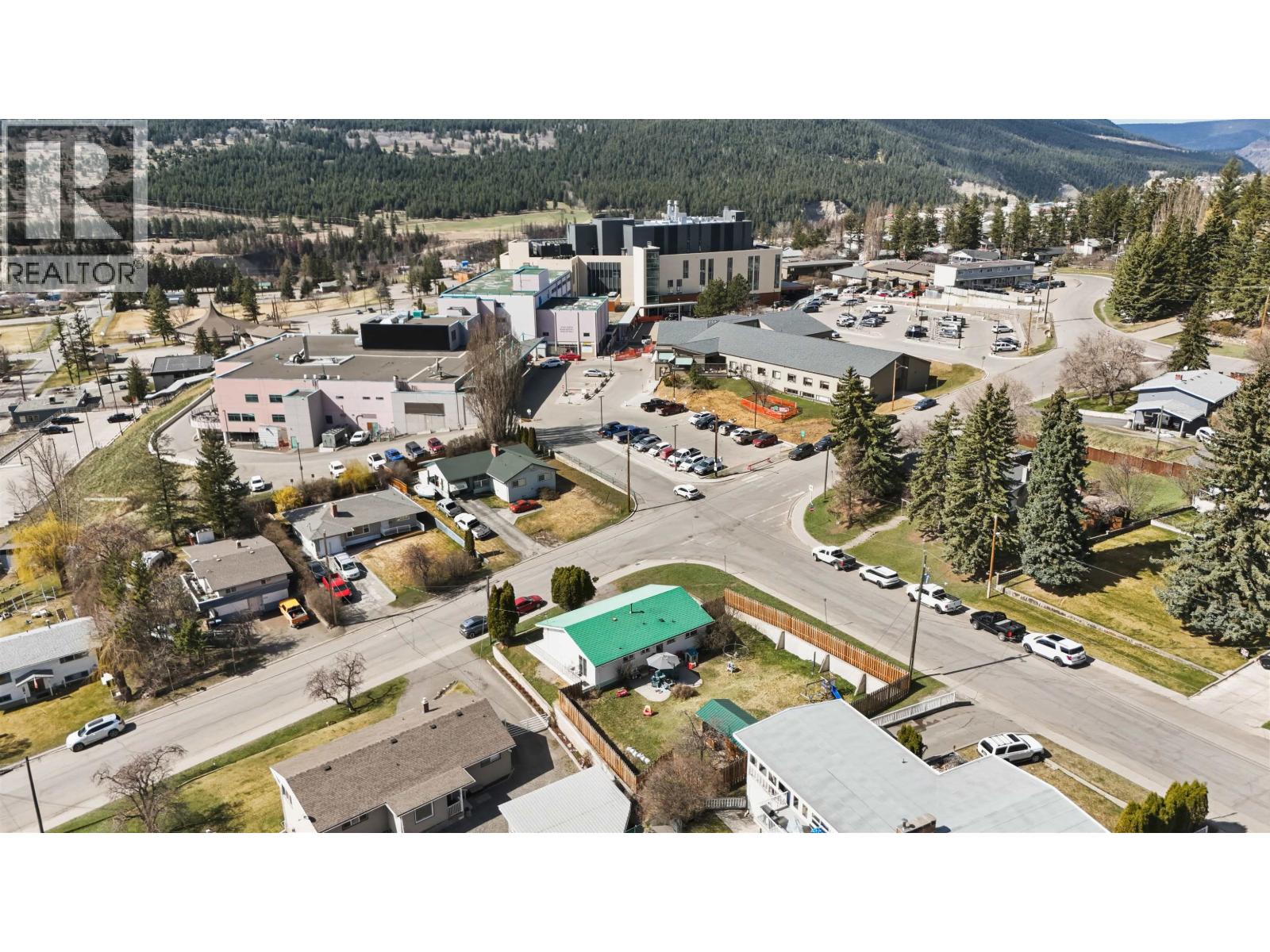 496 N SIXTH AVENUE - 23