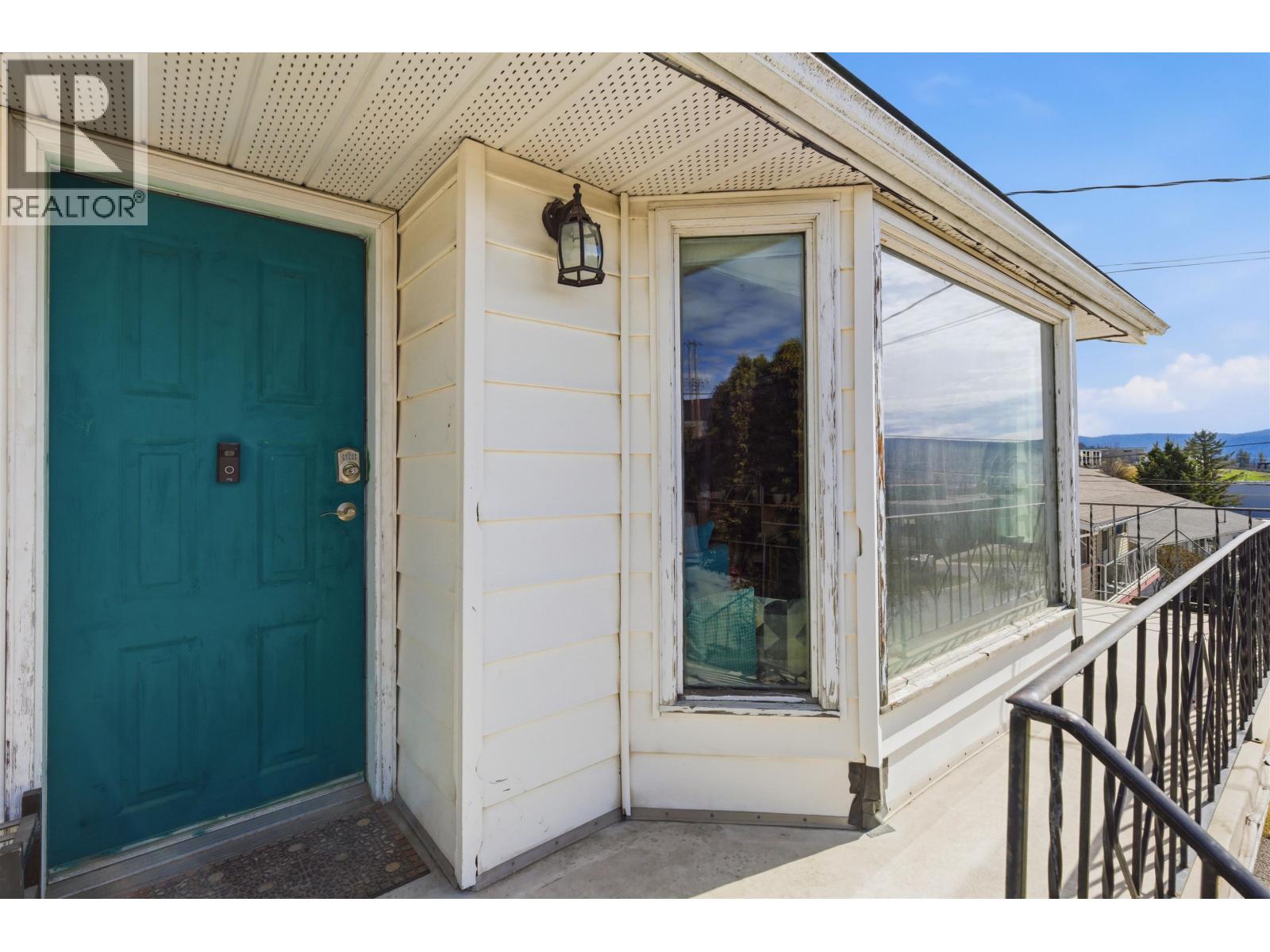 496 N SIXTH AVENUE - 6