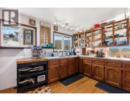 Mud room - 496 N Sixth Avenue, Williams Lake, BC V2G2G7 Photo 11