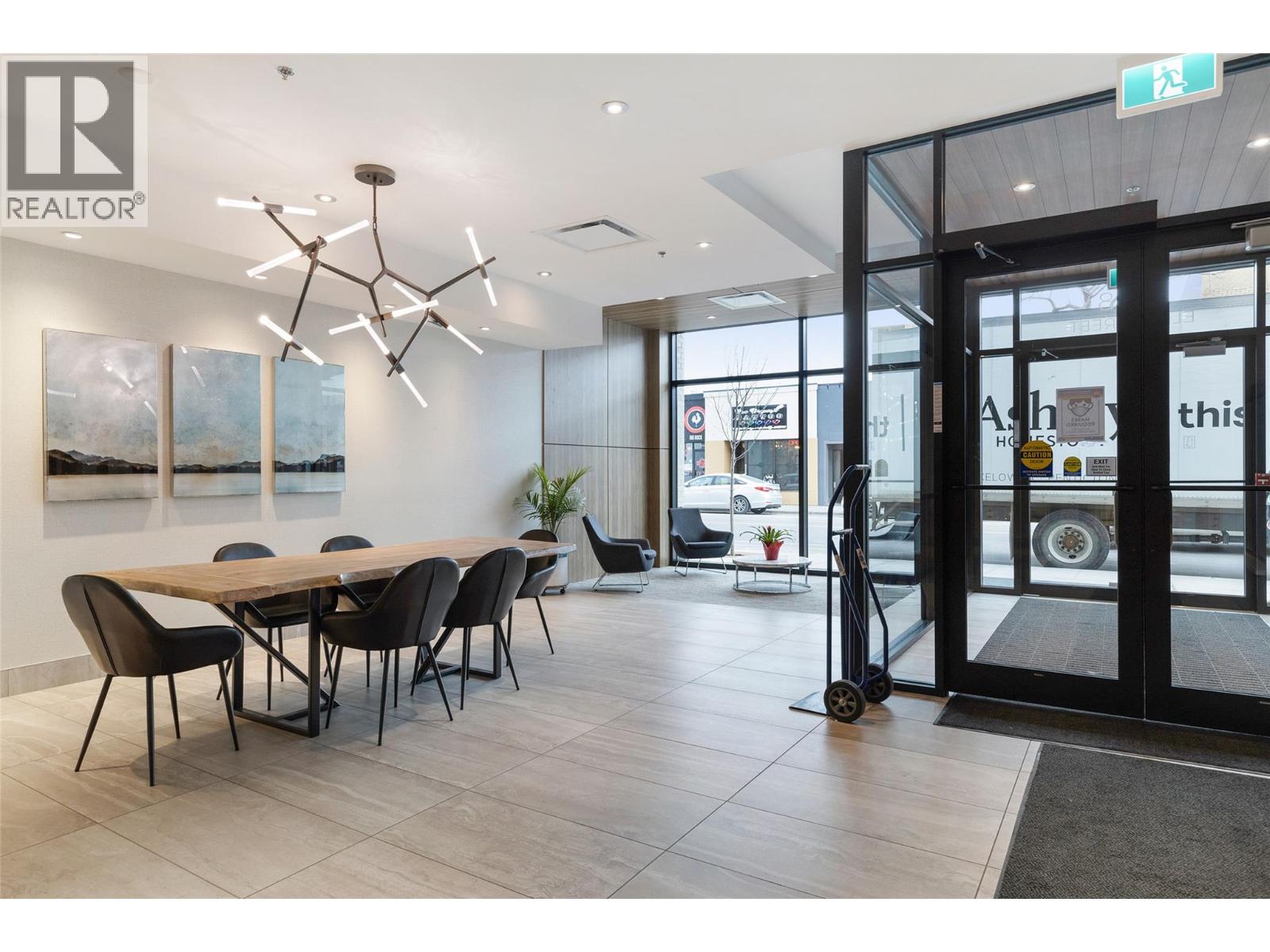 802 1588 Ellis Street, Kelowna