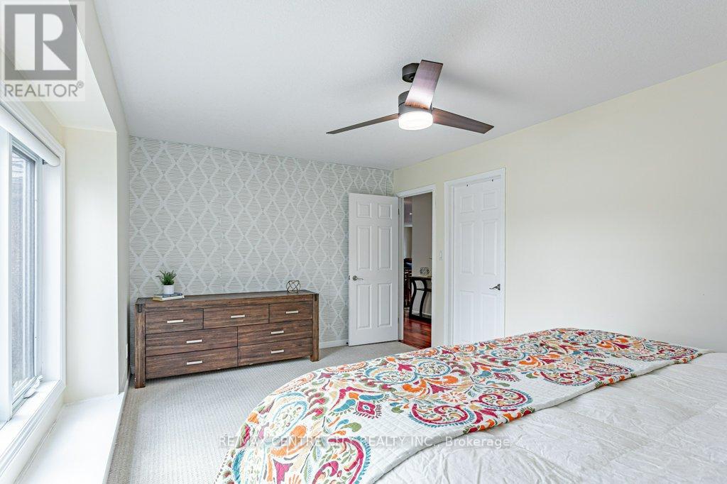 194 COMMISSIONERS ROAD E Property Photo