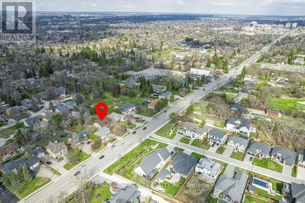 194 COMMISSIONERS ROAD E Property Photo