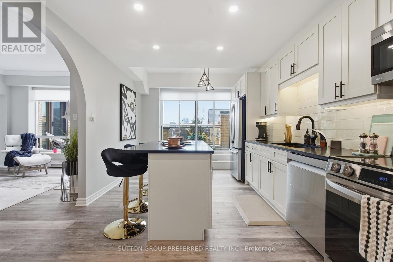 #310 250 SYDENHAM STREET - 12