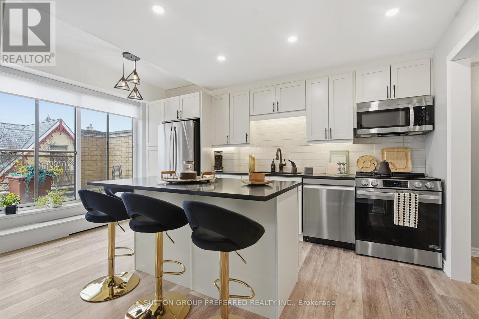 #310 250 SYDENHAM STREET - 13