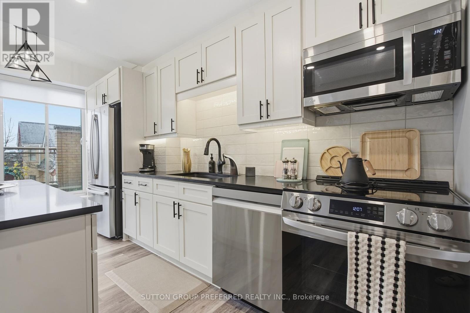 #310 250 SYDENHAM STREET - 14