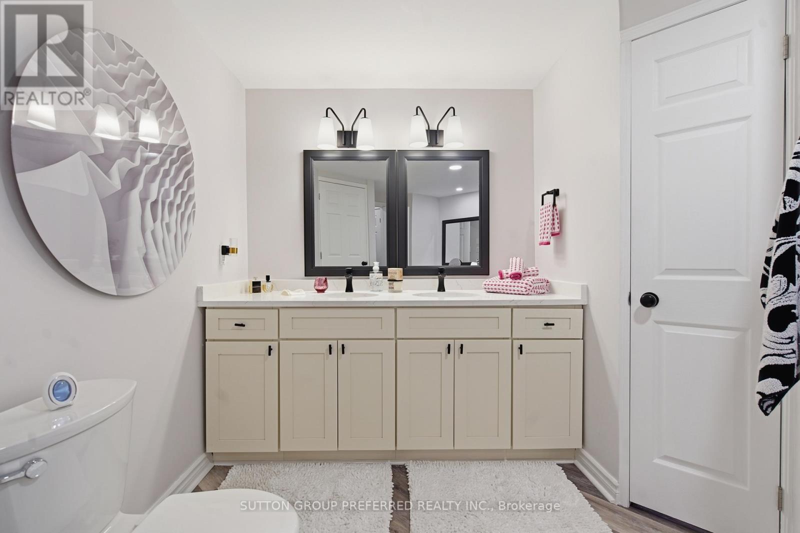 #310 250 SYDENHAM STREET - 32