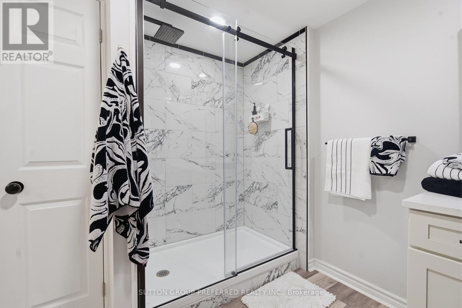 #310 250 SYDENHAM STREET - 33