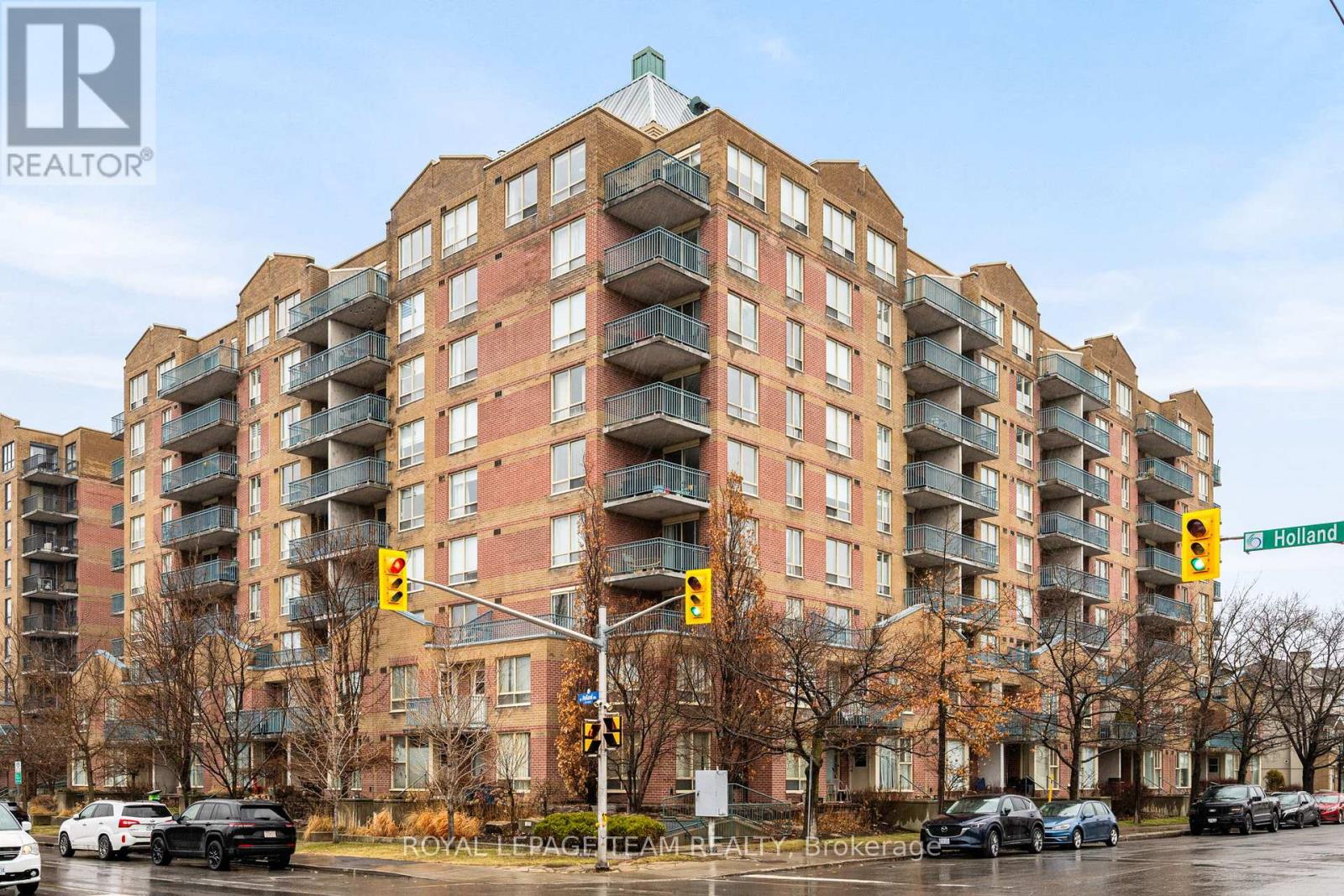 #902 45 HOLLAND AVENUE - 2