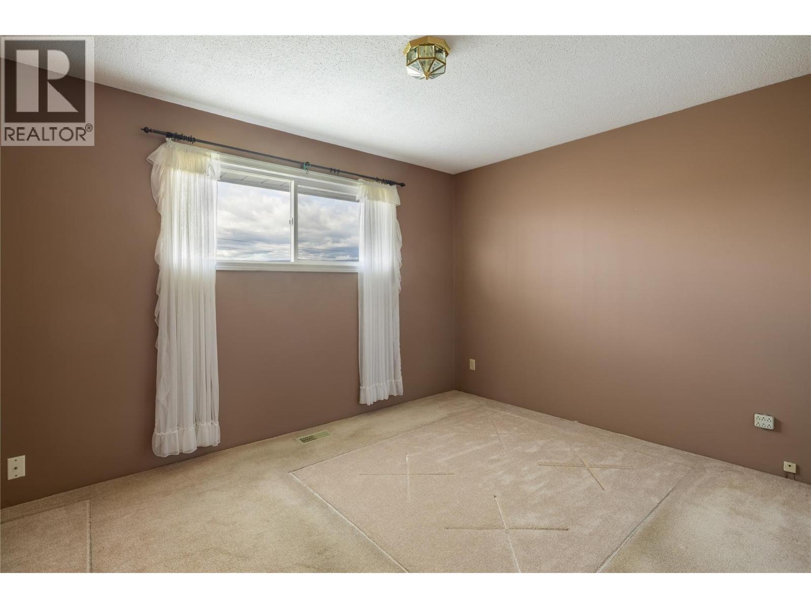 6827 Herry Road, Vernon