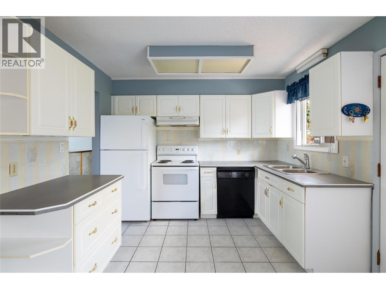 6827 Herry Road, Vernon