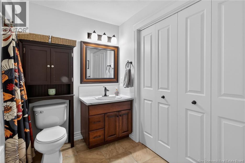 #402 65 Diamond Head Court - 20