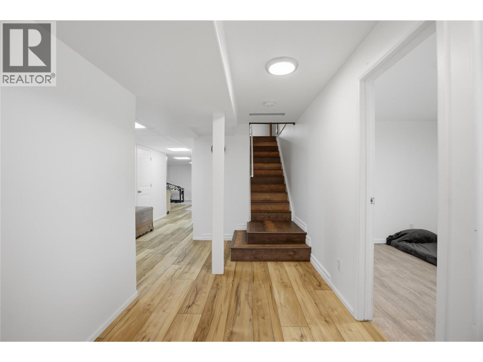 6998 VISTA DRIVE - 38