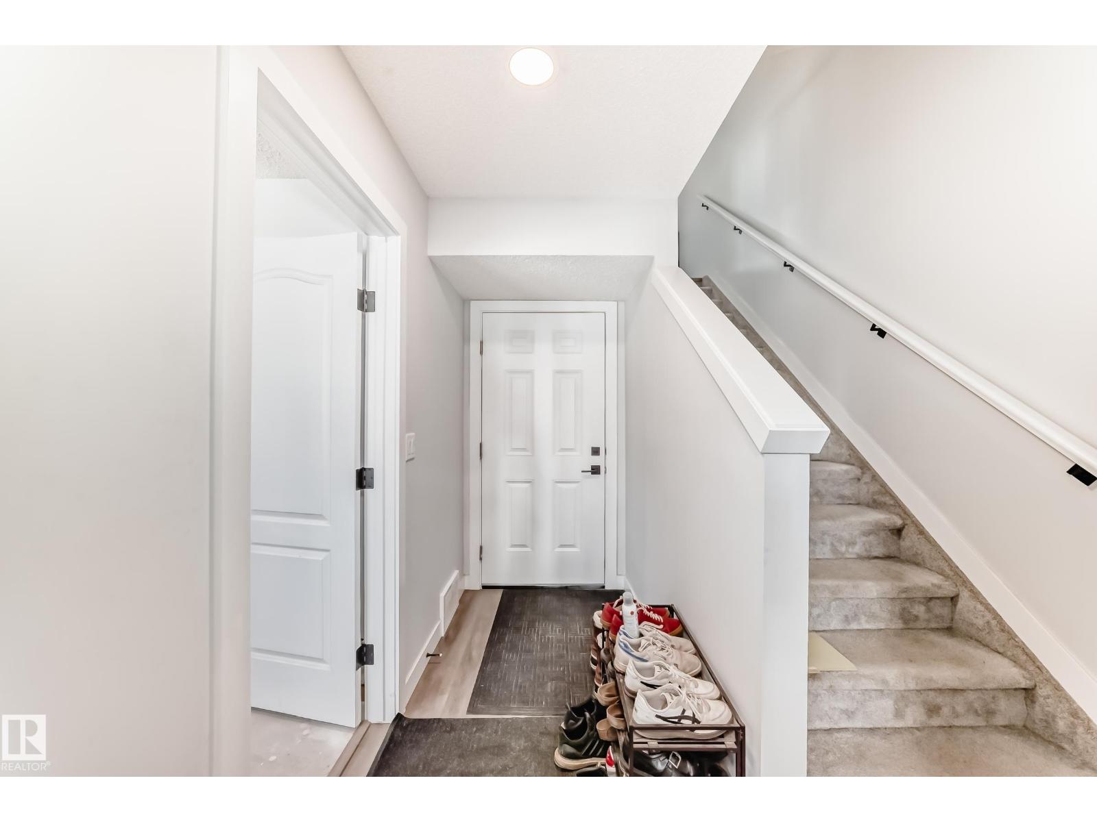 #82 11910 35 AV SW - 10
