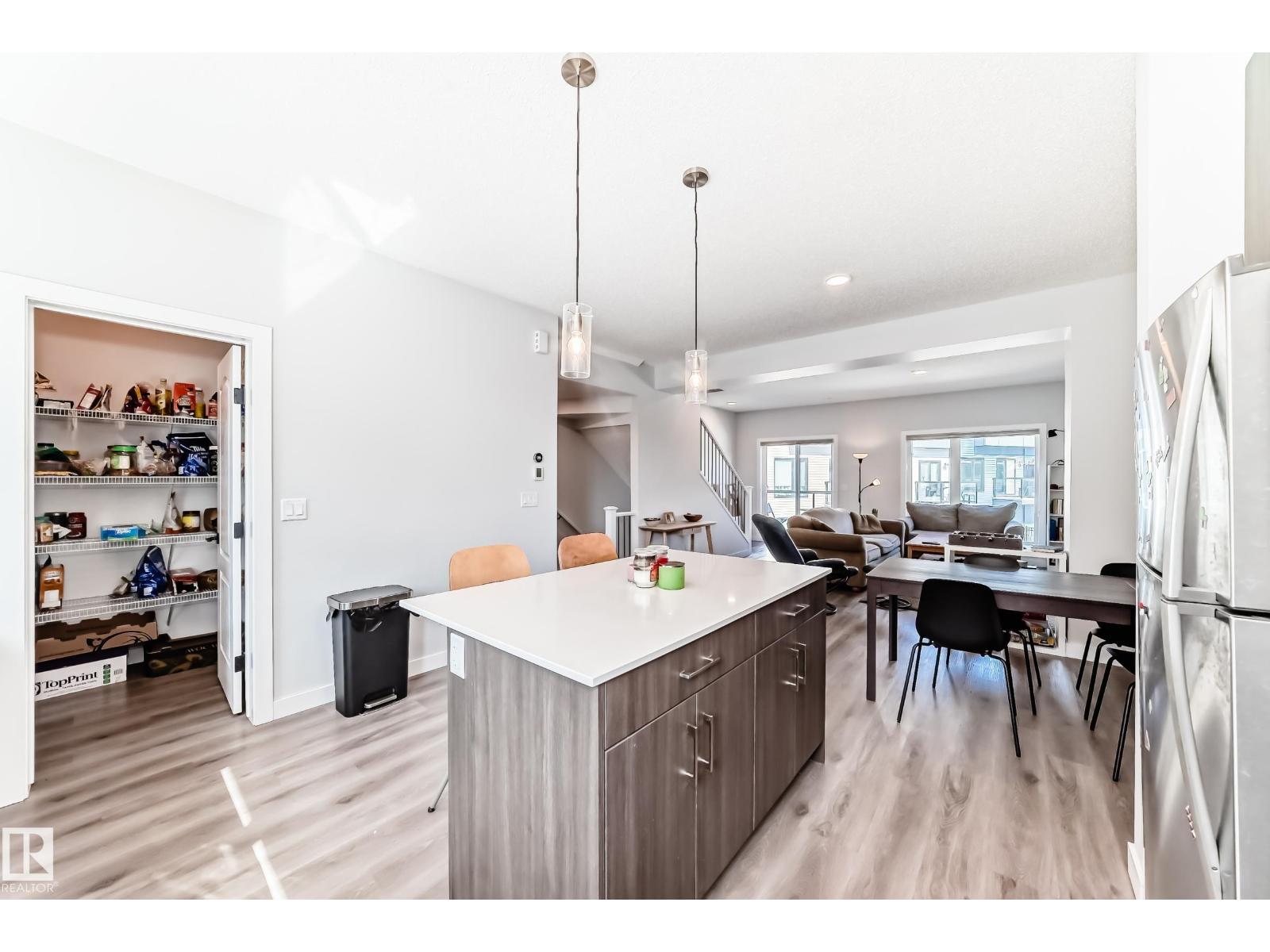 #82 11910 35 AV SW - 12