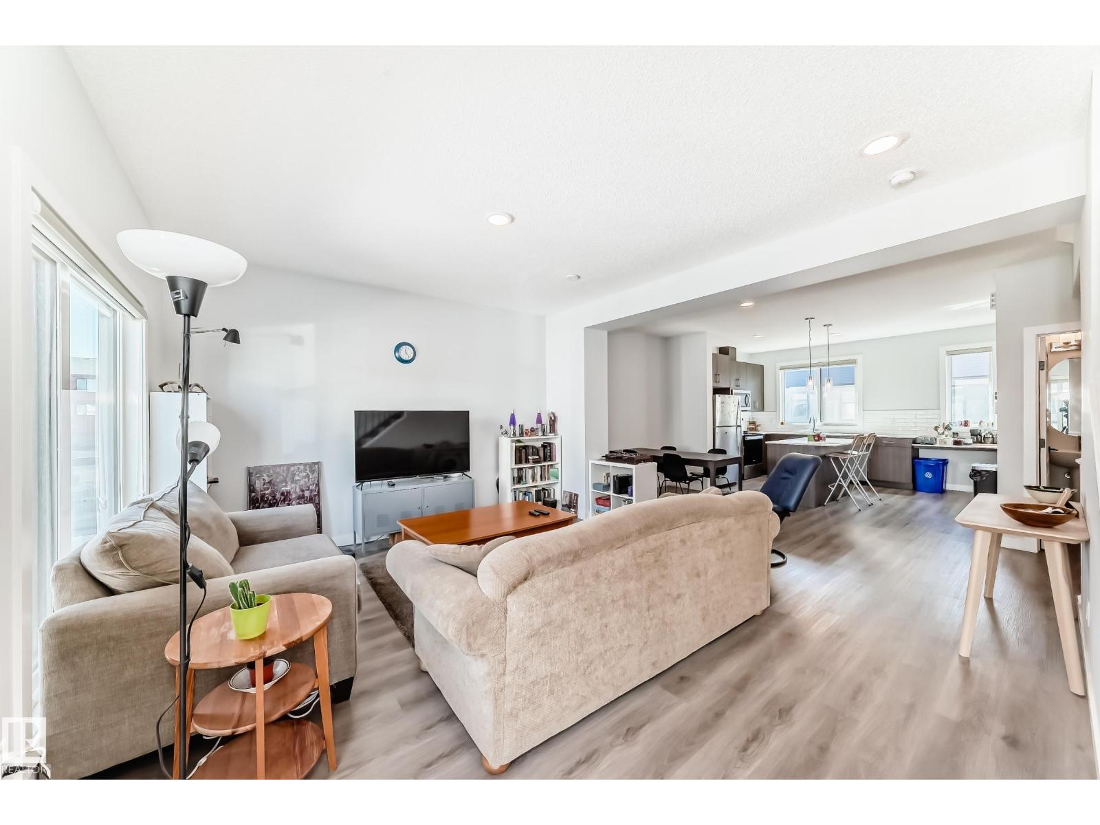 #82 11910 35 AV SW - 19