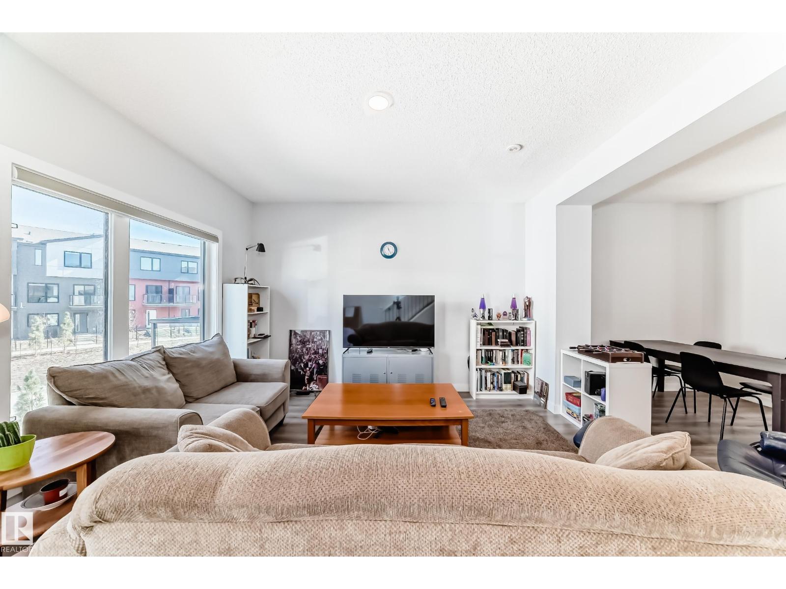 #82 11910 35 AV SW - 20
