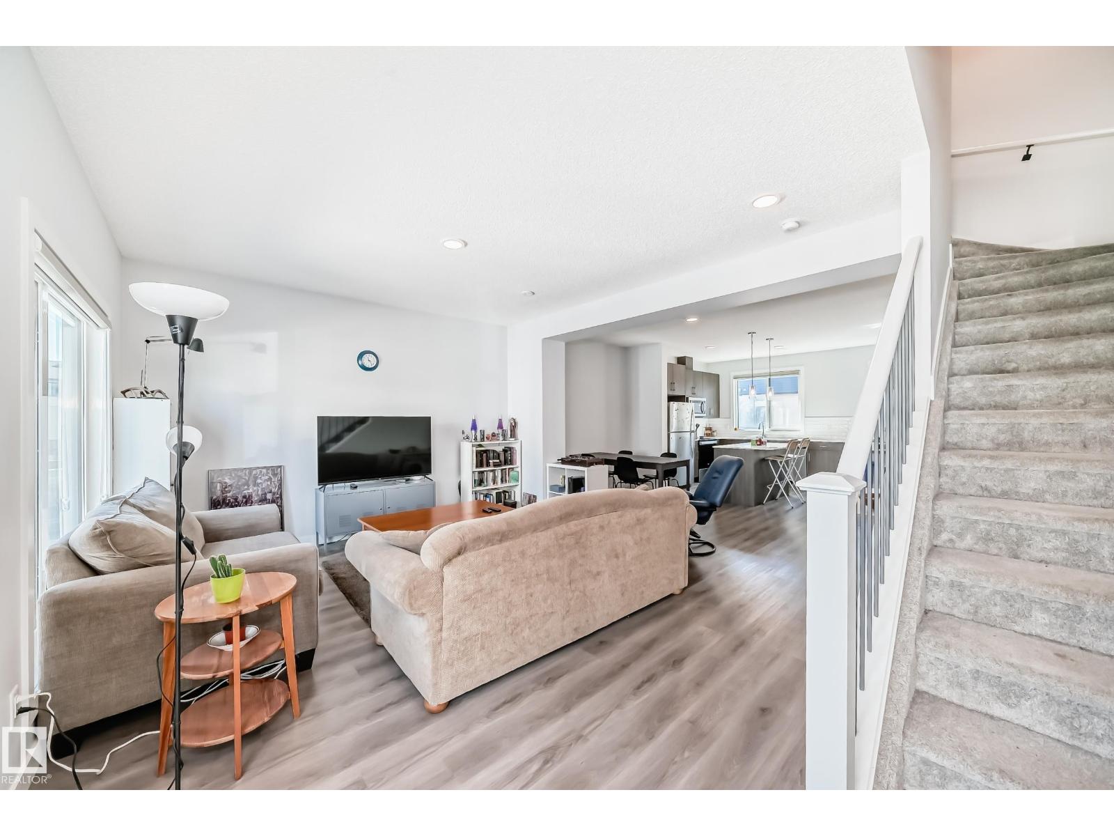 #82 11910 35 AV SW - 26