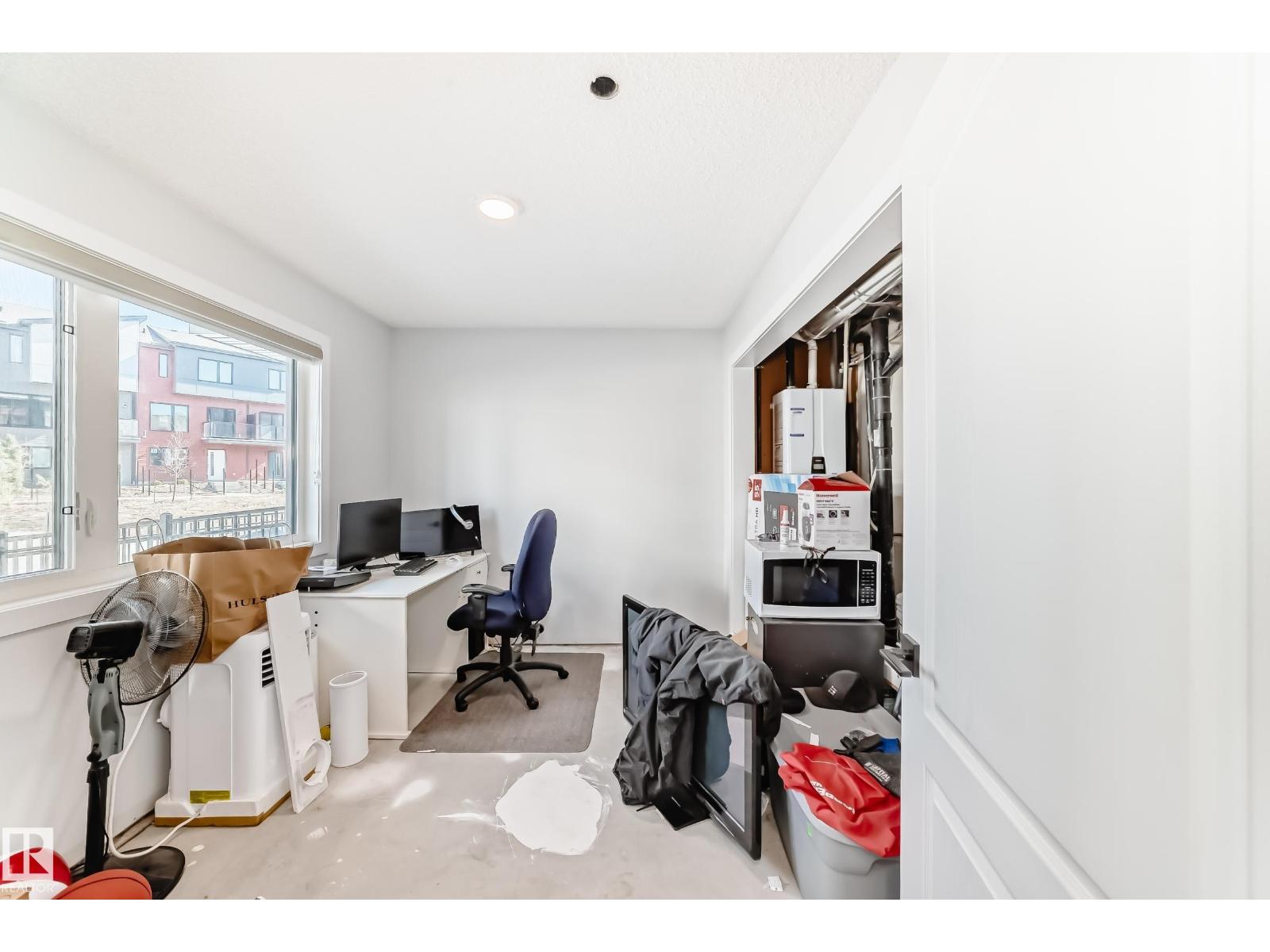 #82 11910 35 AV SW - 38