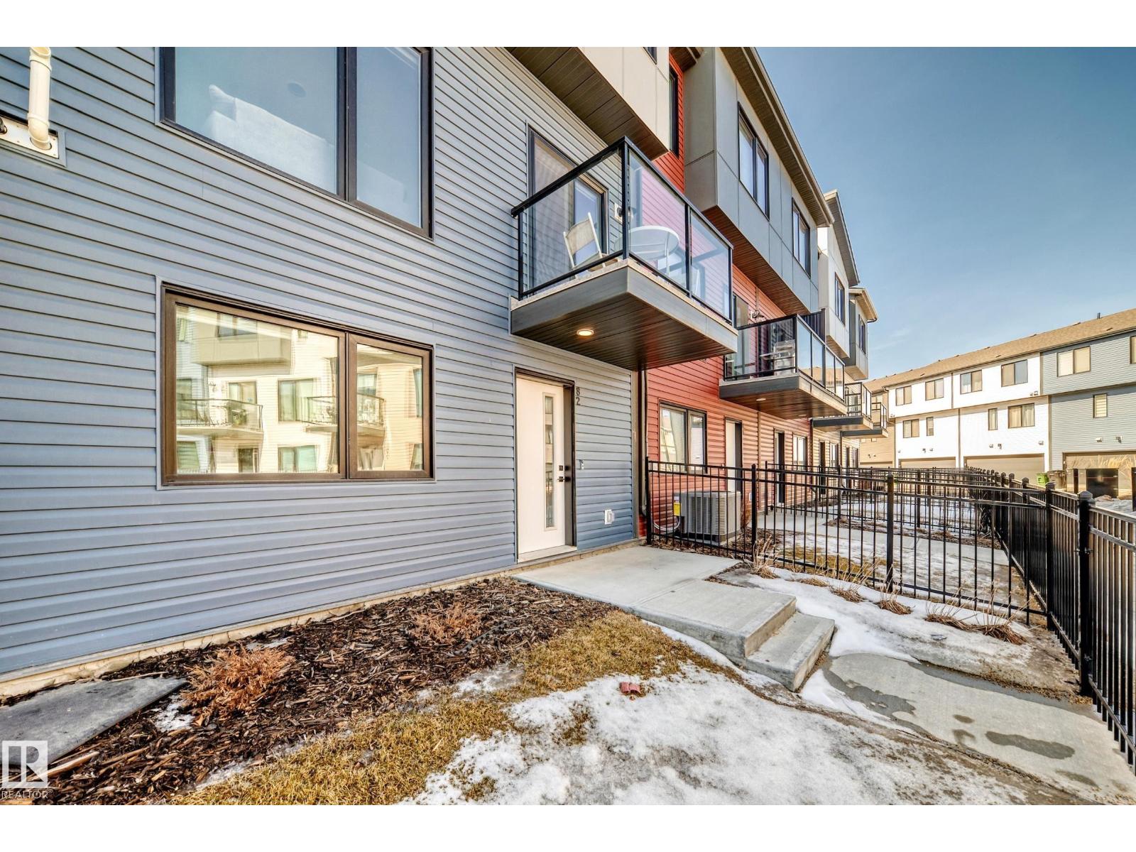 #82 11910 35 AV SW - 9