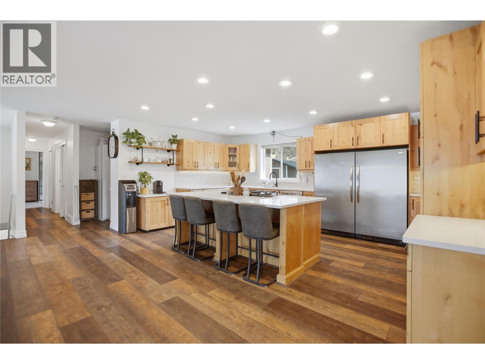 6998 VISTA DRIVE - 24