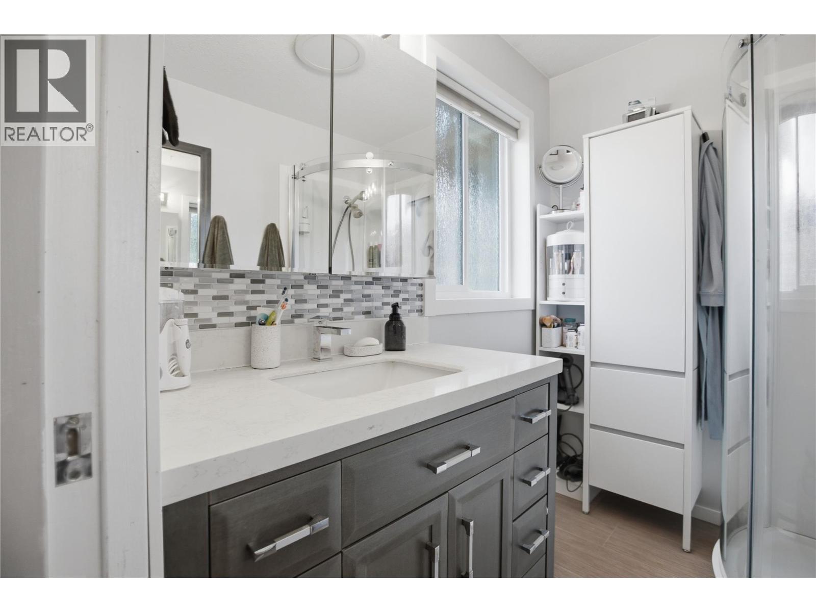 6998 VISTA DRIVE - 33