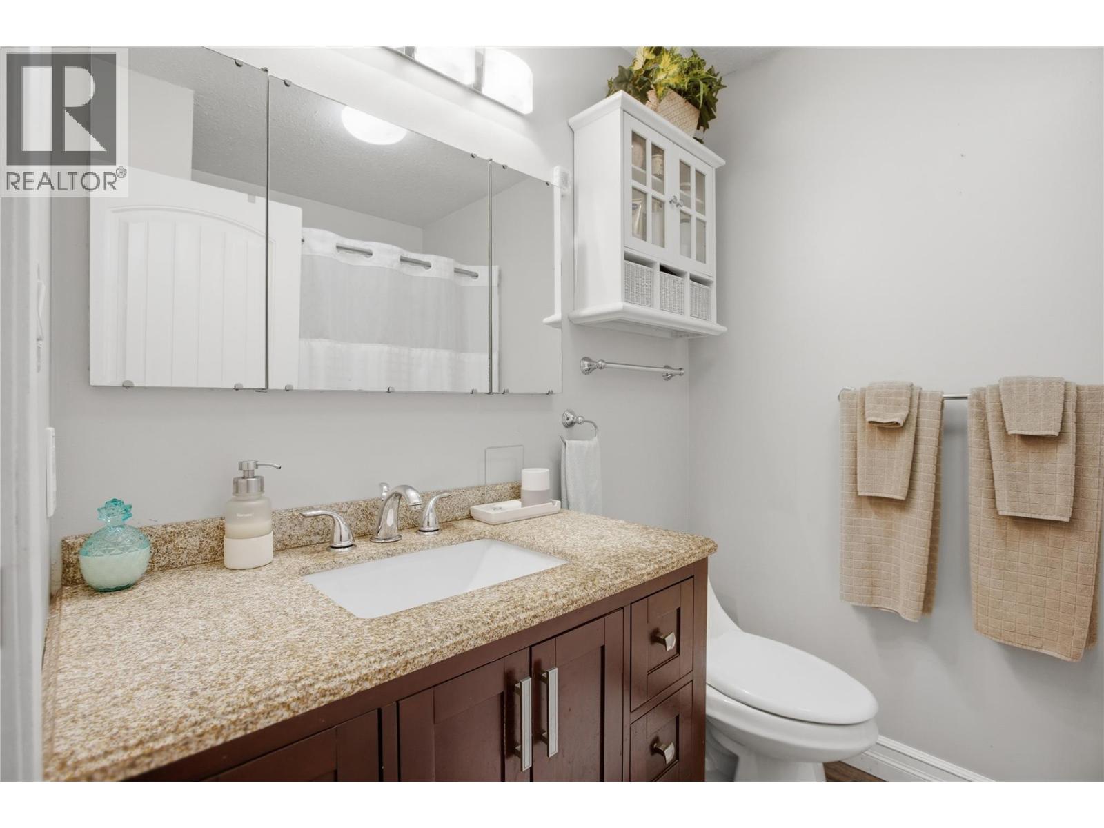 6998 VISTA DRIVE - 34