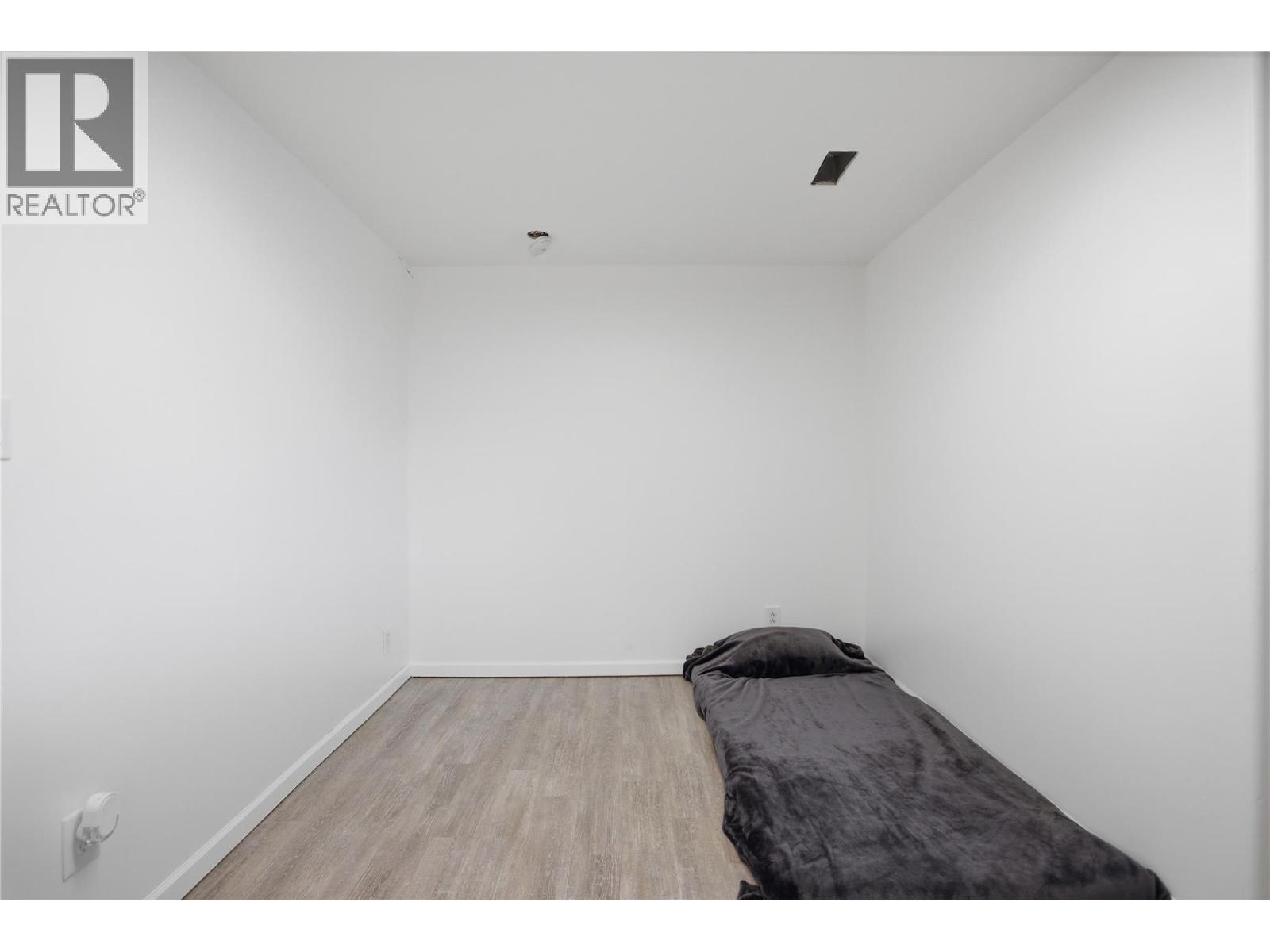 6998 VISTA DRIVE - 39