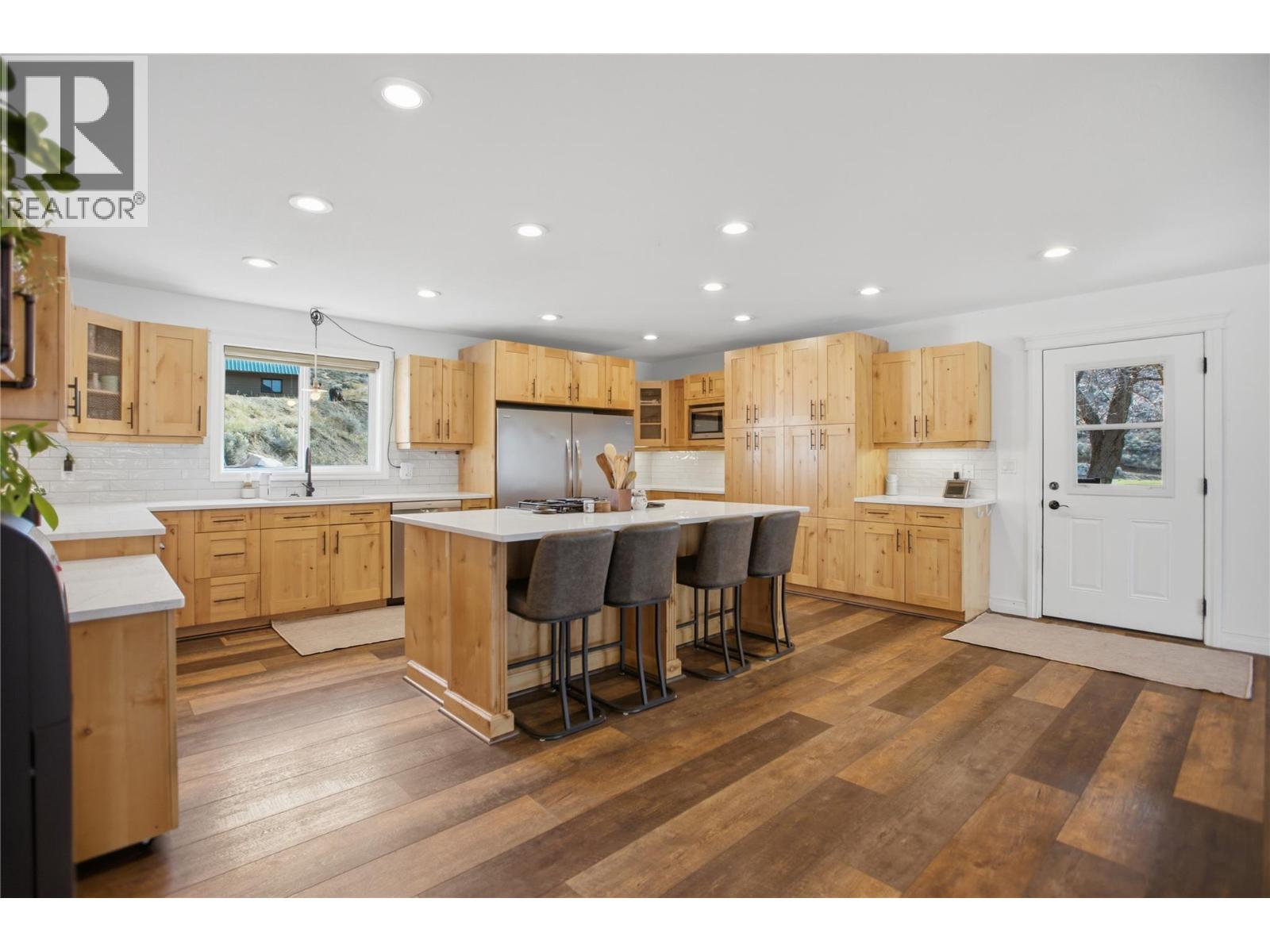 6998 VISTA DRIVE - 19