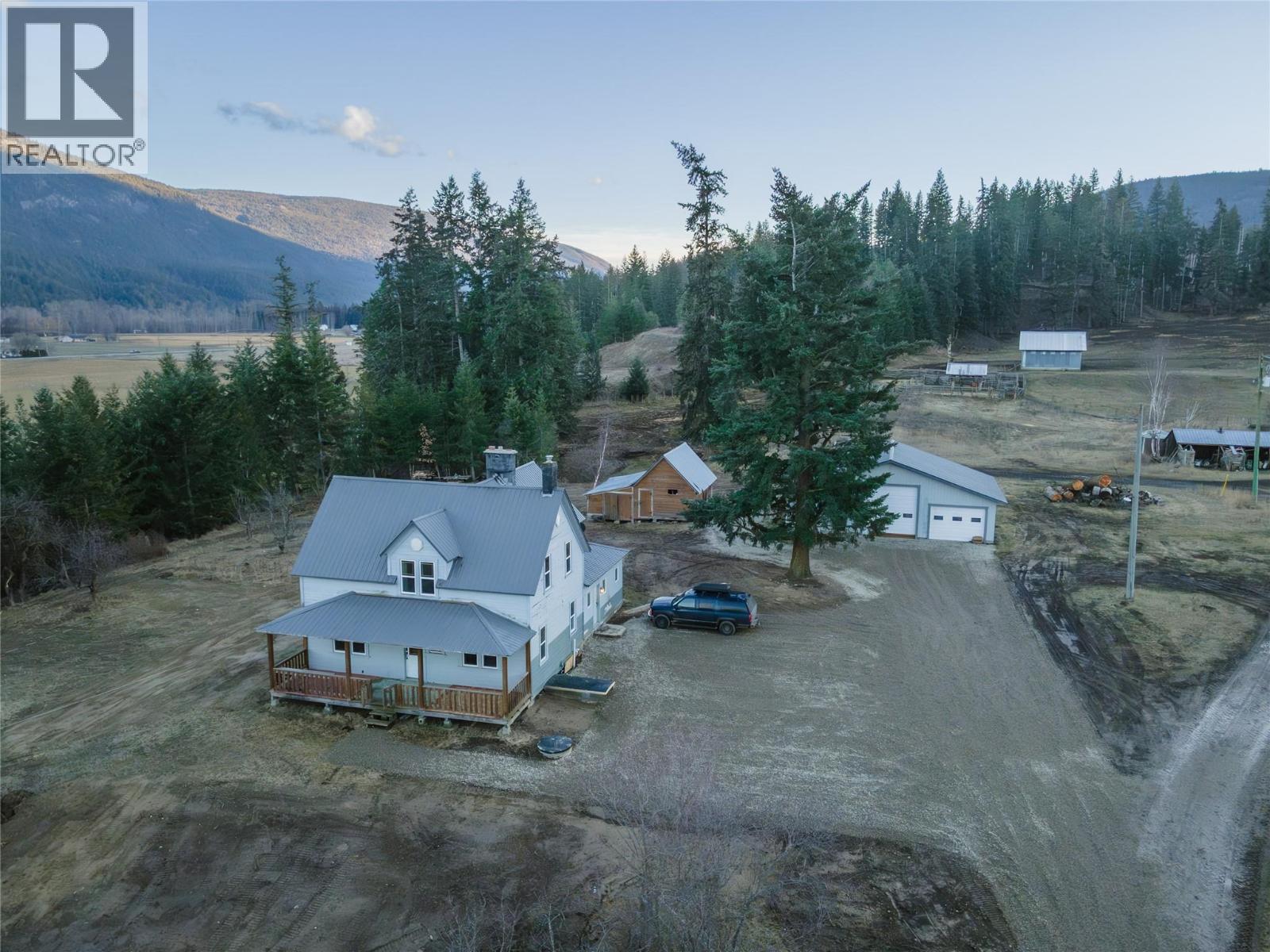 3135 Edes Road, Salmon Arm
