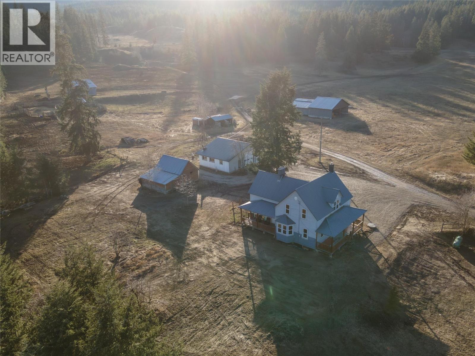 3135 Edes Road, Salmon Arm