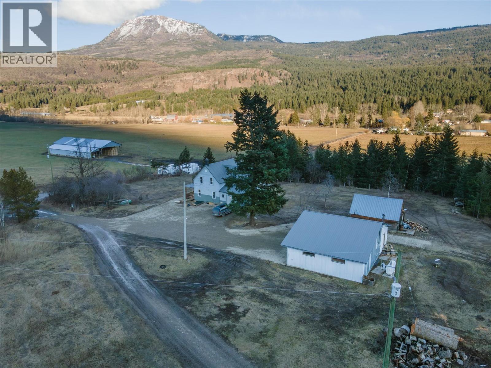 3135 Edes Road, Salmon Arm