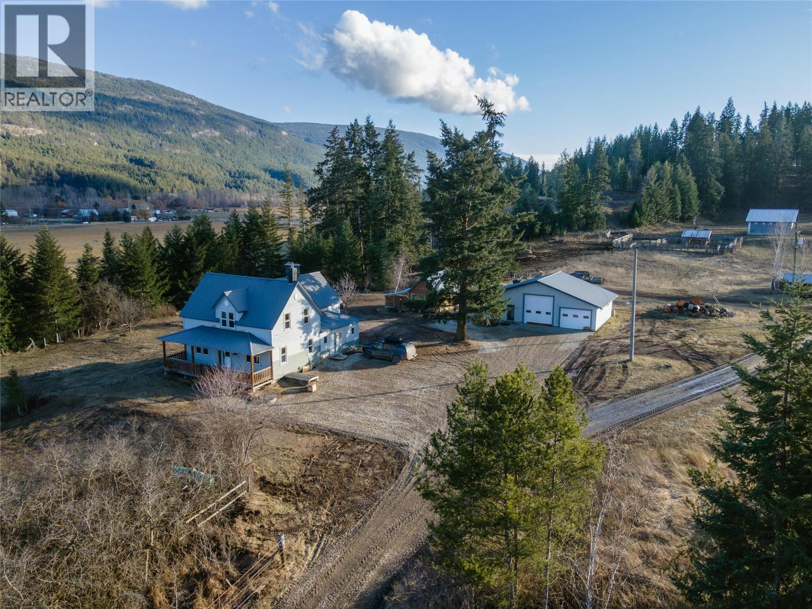 3135 Edes Road, Salmon Arm