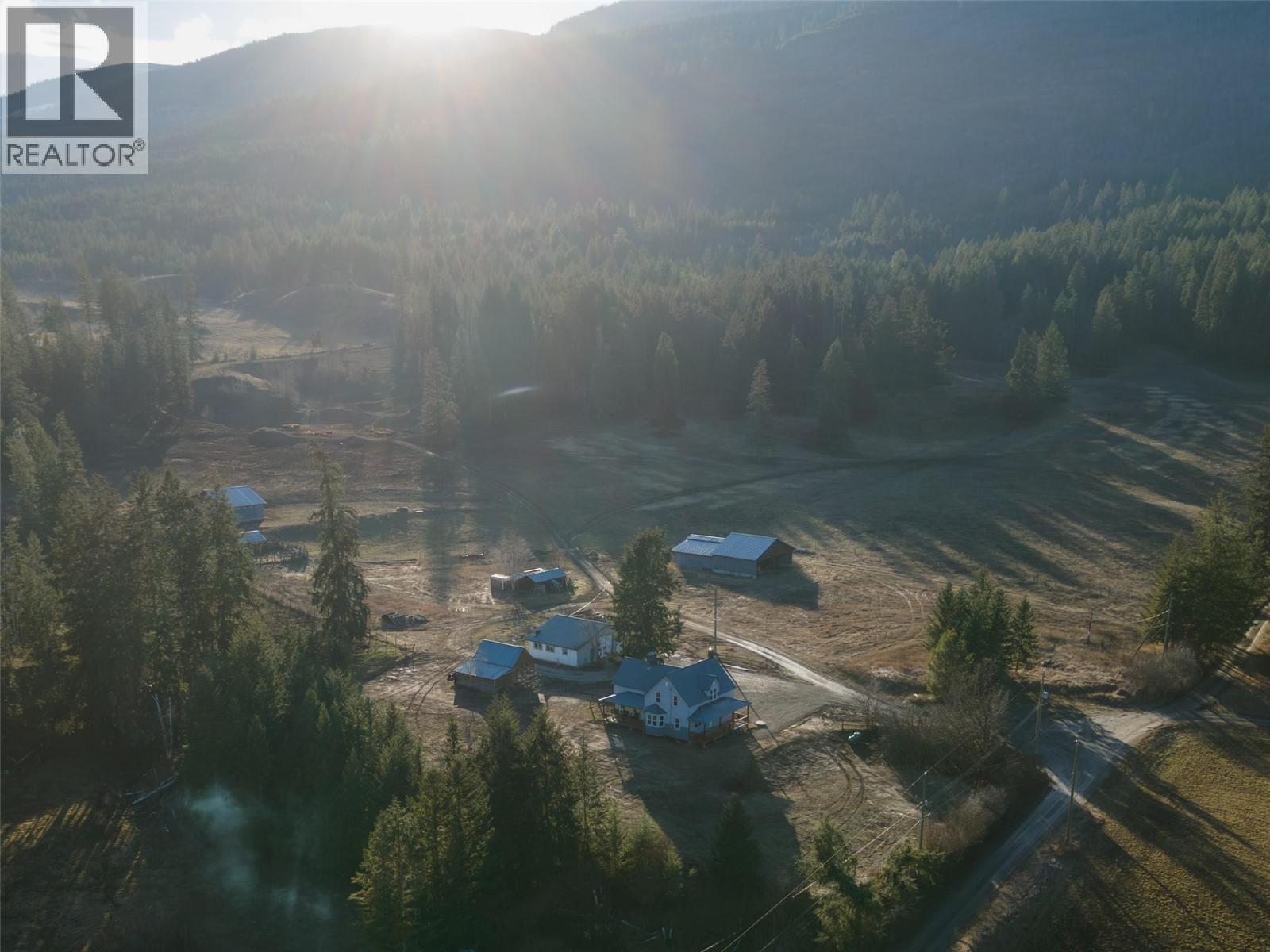 3135 Edes Road, Salmon Arm