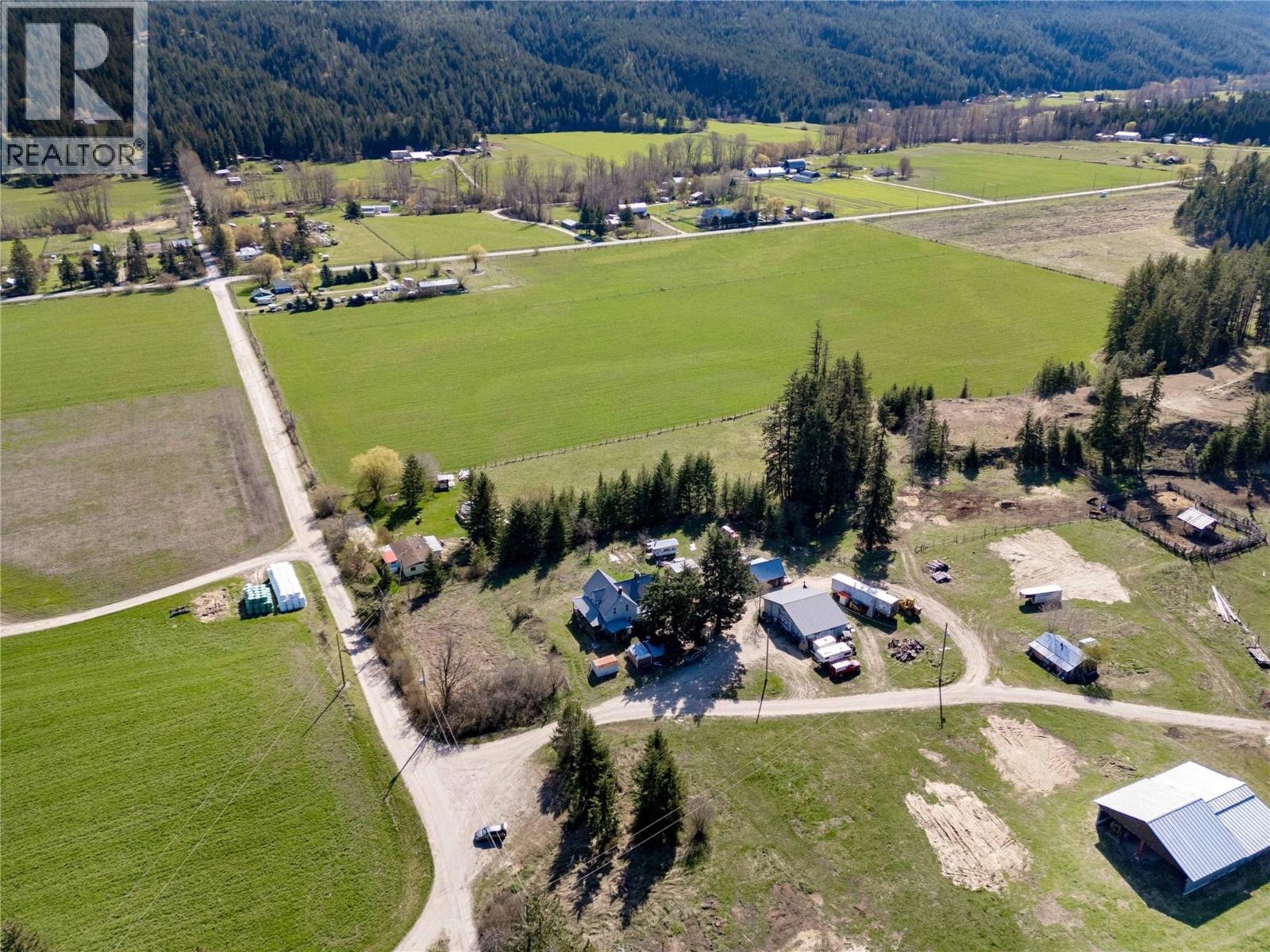 3135 Edes Road, Salmon Arm