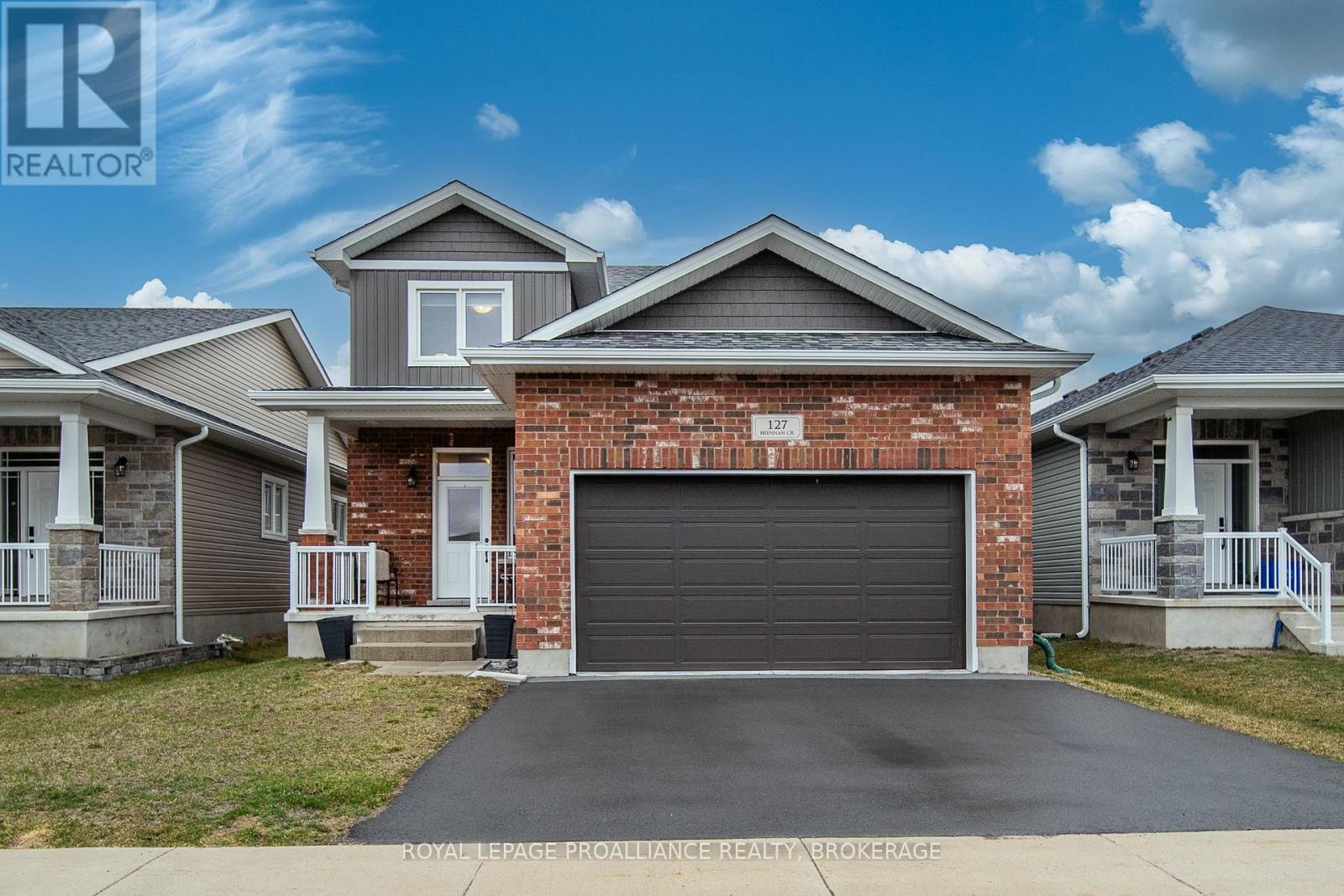 127 BRENNAN CRESCENT - 1