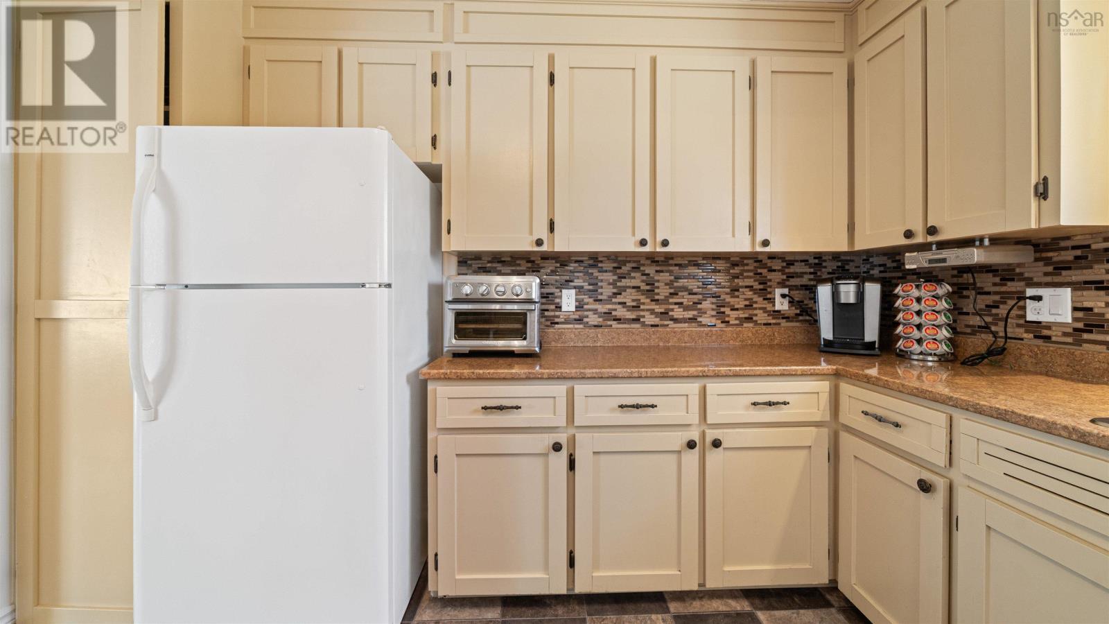 Property 12 of 33 of 34 Lethbridge Avenue