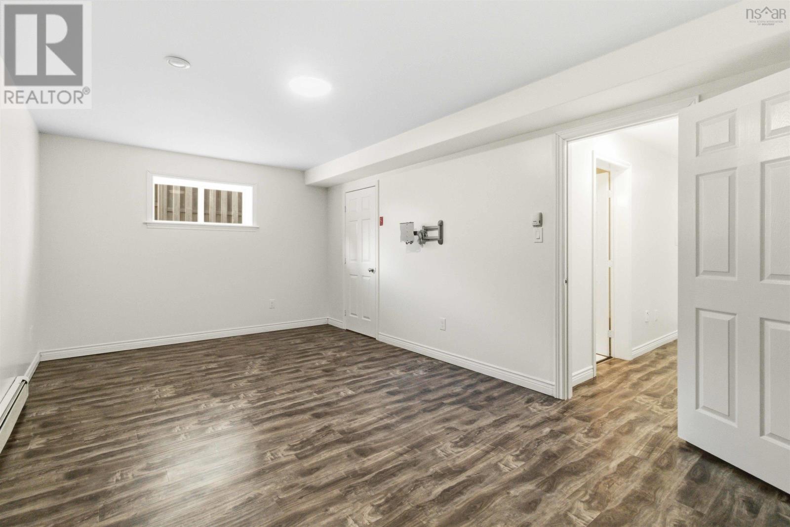 Property 37 of 48 of 106 States Lane