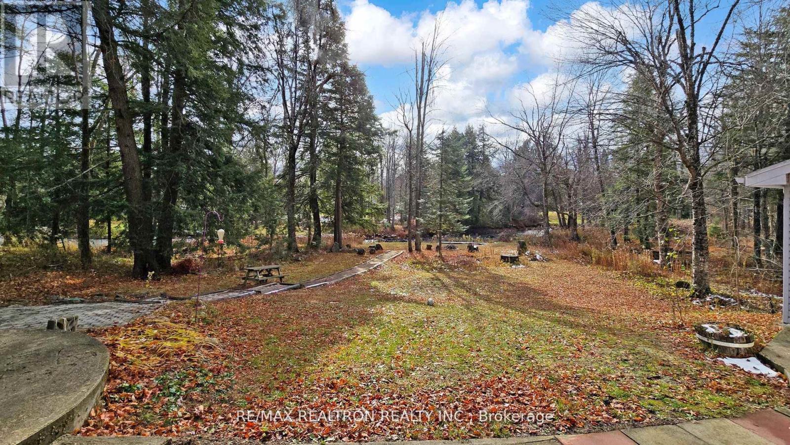 286 EDWINA DRIVE - 44