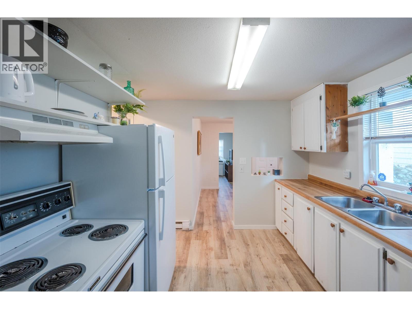 468 Wade Avenue W, Penticton