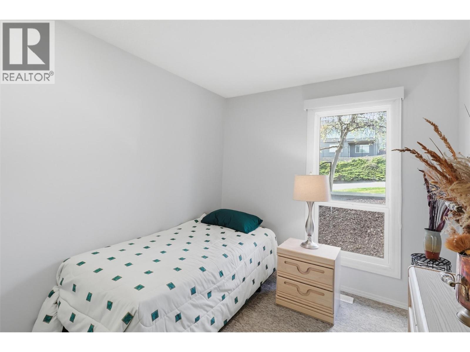 #25 250 PEMBERTON TERRACE - 14