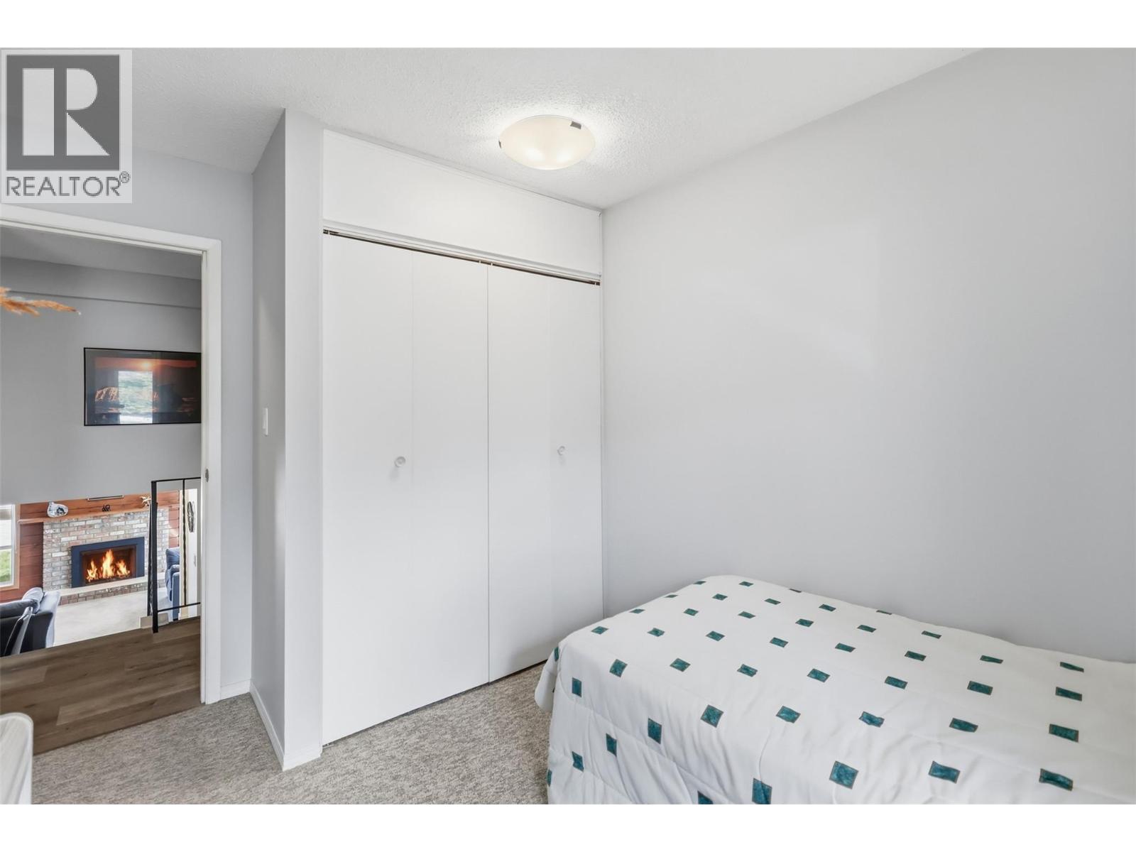 #25 250 PEMBERTON TERRACE - 15